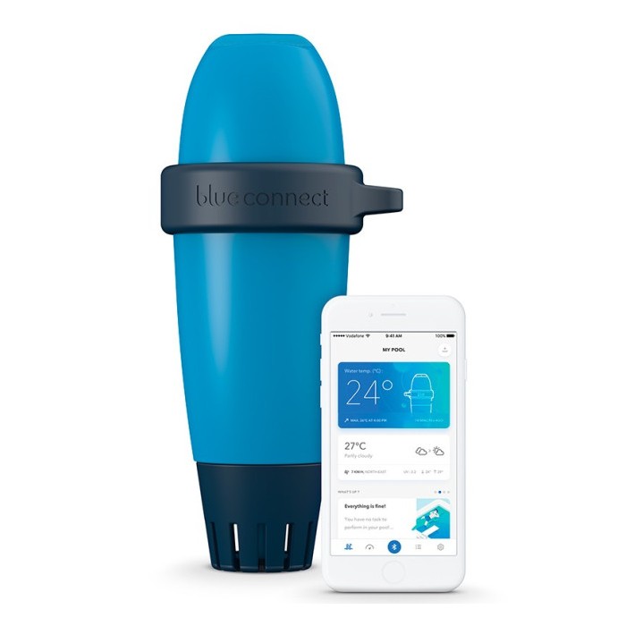 Fotografía técnica oficial de Blue Connect Plus Gold Analizador Inteligente de Agua de Piscina y Sal con Conexión Sigfox / WiFi - Vista frontal con fondo neutro