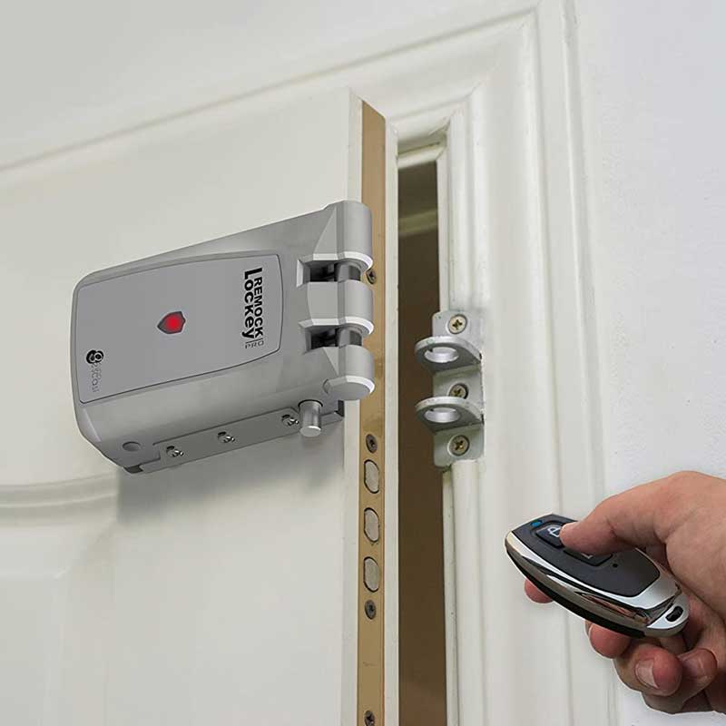 Fotografía técnica oficial de Remock Lockey Pro Cerradura de Seguridad Invisible con 4 Mandos a Distancia y Desbloqueo de Emergencia - Vista frontal con fondo neutro