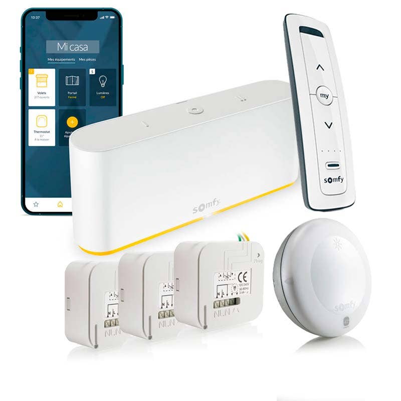 Fotografía técnica oficial de Somfy TaHoma Switch Central Domótica de Control de Persianas y Motores RTS / io-homecontrol - Vista frontal con fondo neutro